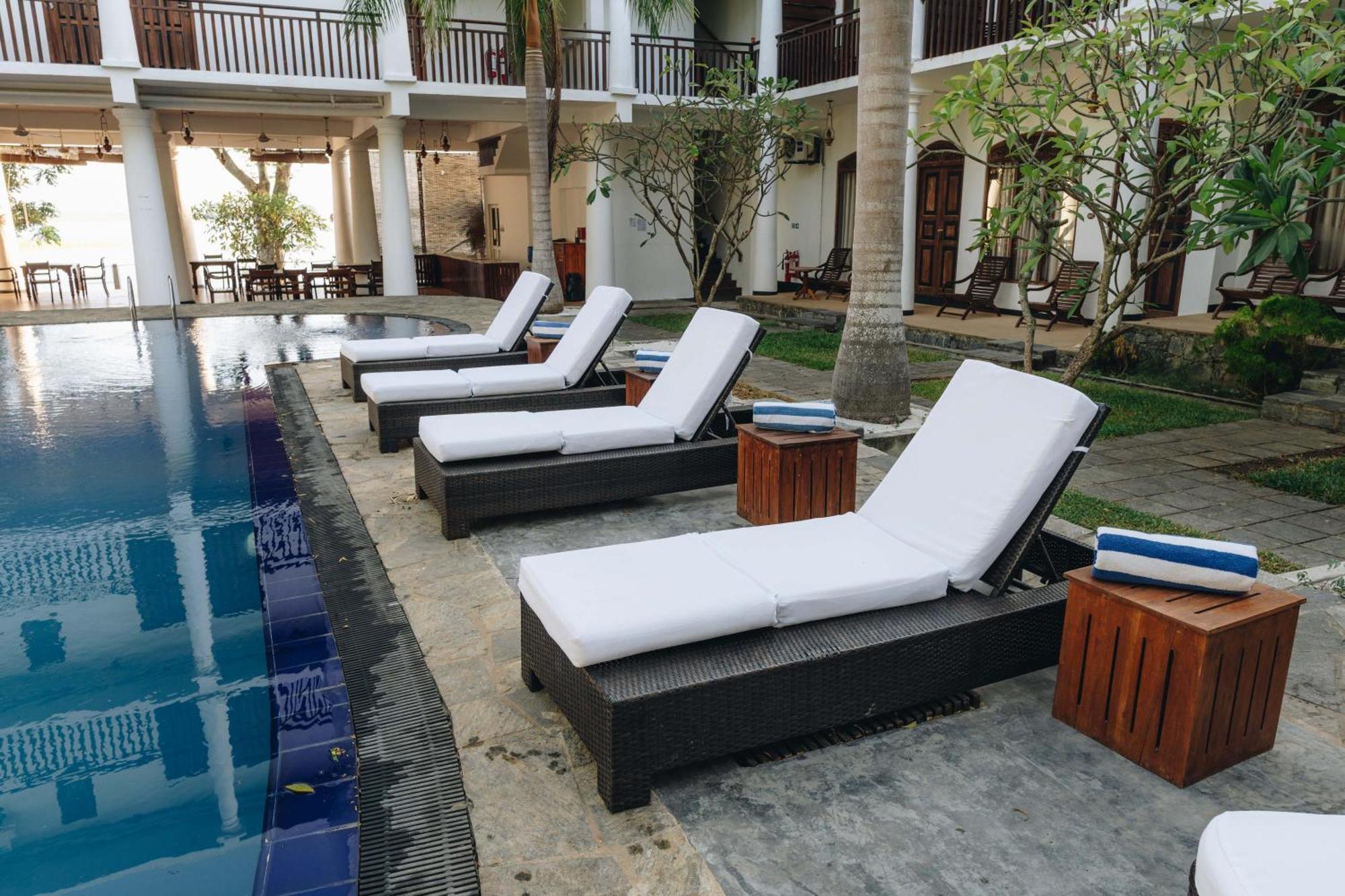Yala Oga Reach Hotel Tissamaharama Exterior foto