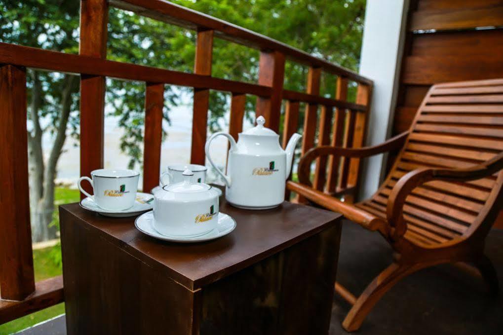 Yala Oga Reach Hotel Tissamaharama Exterior foto